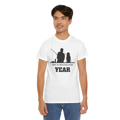 Fishing Dad Shirt | Papá en Prácticas Desde [Year] | Personalized Dad & Son/Daughter Fishing Tee | Fathers Day Gift | Spanish Custom T-Shirt