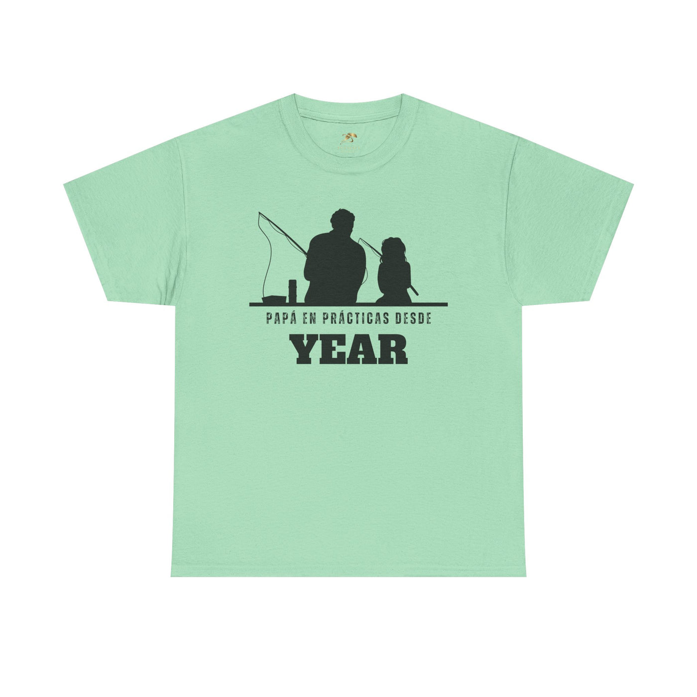 Fishing Dad Shirt | Papá en Prácticas Desde [Year] | Personalized Dad & Son/Daughter Fishing Tee | Fathers Day Gift | Spanish Custom T-Shirt