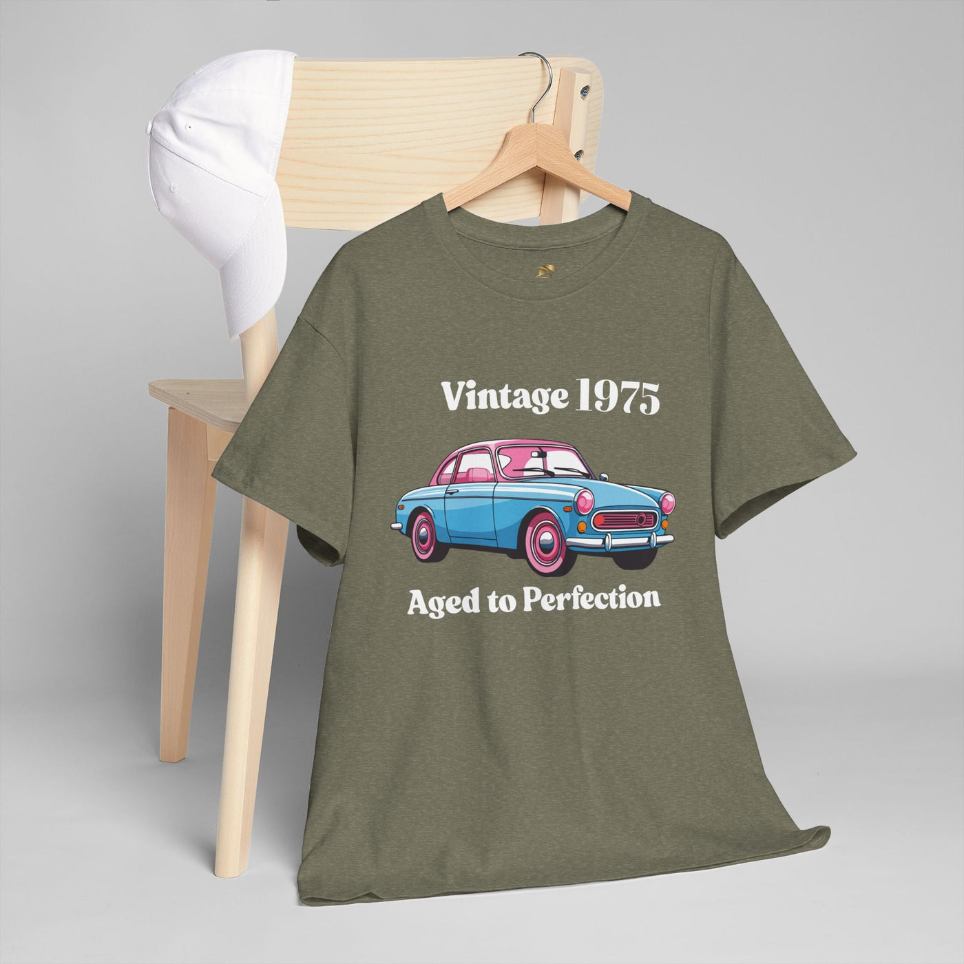 Vintage Aged to Perfection Classic Car T-Shirt - Funny Birthday Gift for Car Lovers in Retro Style.
