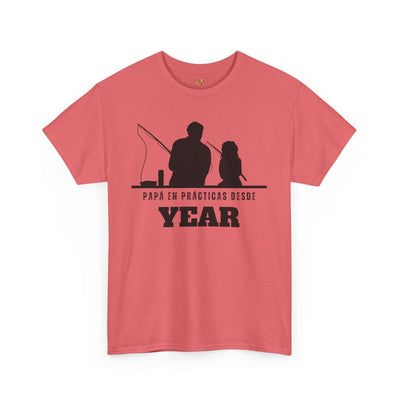 Fishing Dad Shirt | Papá en Prácticas Desde [Year] | Personalized Dad & Son/Daughter Fishing Tee | Fathers Day Gift | Spanish Custom T-Shirt