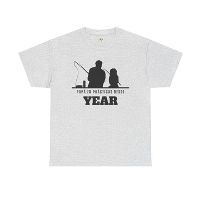 Fishing Dad Shirt | Papá en Prácticas Desde [Year] | Personalized Dad & Son/Daughter Fishing Tee | Fathers Day Gift | Spanish Custom T-Shirt