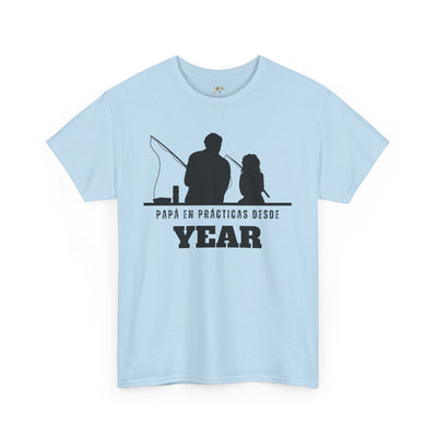 Fishing Dad Shirt | Papá en Prácticas Desde [Year] | Personalized Dad & Son/Daughter Fishing Tee | Fathers Day Gift | Spanish Custom T-Shirt