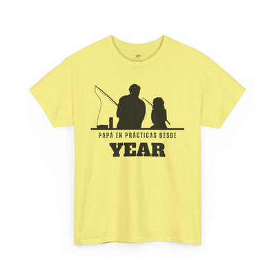 Fishing Dad Shirt | Papá en Prácticas Desde [Year] | Personalized Dad & Son/Daughter Fishing Tee | Fathers Day Gift | Spanish Custom T-Shirt