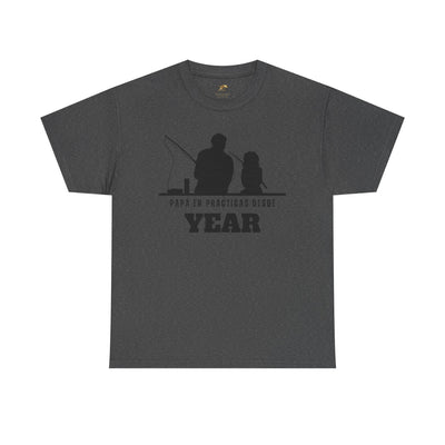Fishing Dad Shirt | Papá en Prácticas Desde [Year] | Personalized Dad & Son/Daughter Fishing Tee | Fathers Day Gift | Spanish Custom T-Shirt