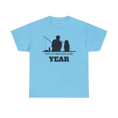Fishing Dad Shirt | Papá en Prácticas Desde [Year] | Personalized Dad & Son/Daughter Fishing Tee | Fathers Day Gift | Spanish Custom T-Shirt