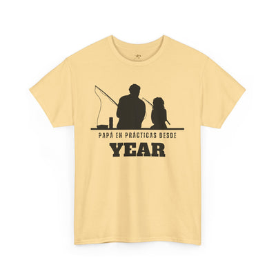 Fishing Dad Shirt | Papá en Prácticas Desde [Year] | Personalized Dad & Son/Daughter Fishing Tee | Fathers Day Gift | Spanish Custom T-Shirt