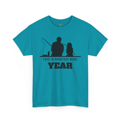 Fishing Dad Shirt | Papá en Prácticas Desde [Year] | Personalized Dad & Son/Daughter Fishing Tee | Fathers Day Gift | Spanish Custom T-Shirt