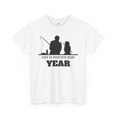Fishing Dad Shirt | Papá en Prácticas Desde [Year] | Personalized Dad & Son/Daughter Fishing Tee | Fathers Day Gift | Spanish Custom T-Shirt