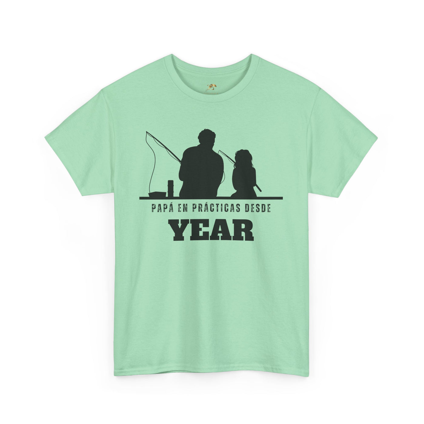 Fishing Dad Shirt | Papá en Prácticas Desde [Year] | Personalized Dad & Son/Daughter Fishing Tee | Fathers Day Gift | Spanish Custom T-Shirt