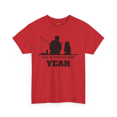 Fishing Dad Shirt | Papá en Prácticas Desde [Year] | Personalized Dad & Son/Daughter Fishing Tee | Fathers Day Gift | Spanish Custom T-Shirt