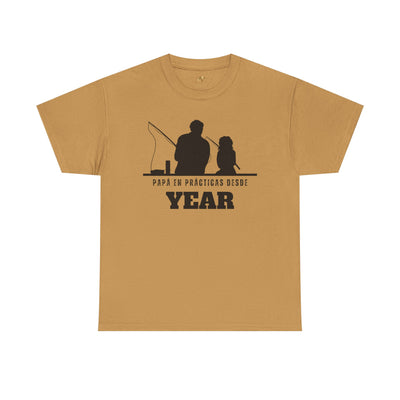Fishing Dad Shirt | Papá en Prácticas Desde [Year] | Personalized Dad & Son/Daughter Fishing Tee | Fathers Day Gift | Spanish Custom T-Shirt